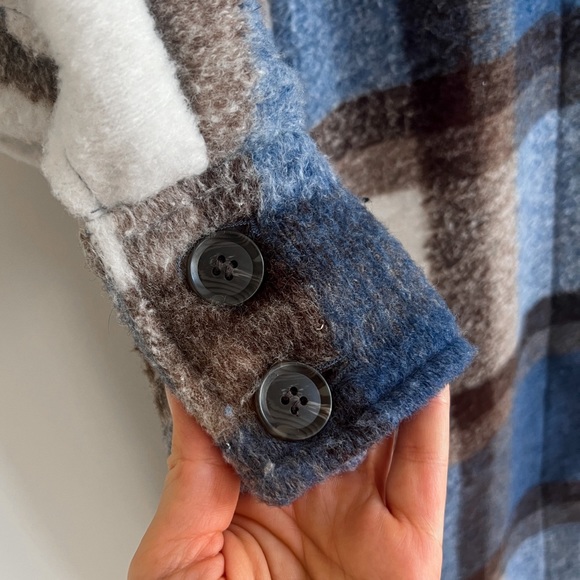 🏷️ SOLD • H&M • Oversized Coat Shacket in Blue Plaid • Small - Picture 9 of 13